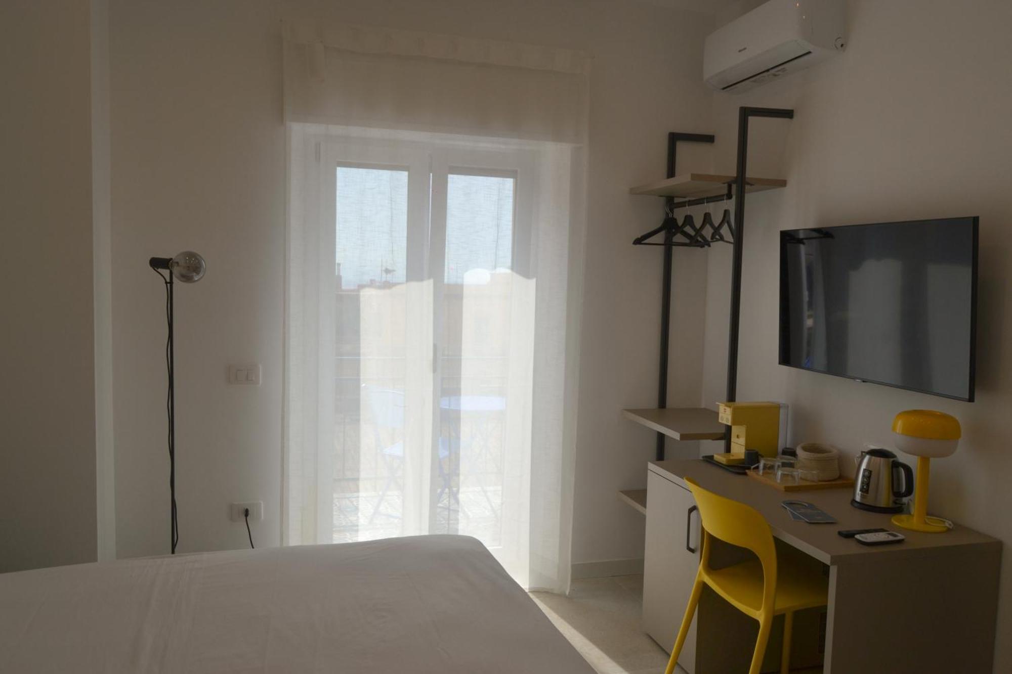 Palazzo Santa Maria Bed & Breakfast เนเปิลส์ ภายนอก รูปภาพ