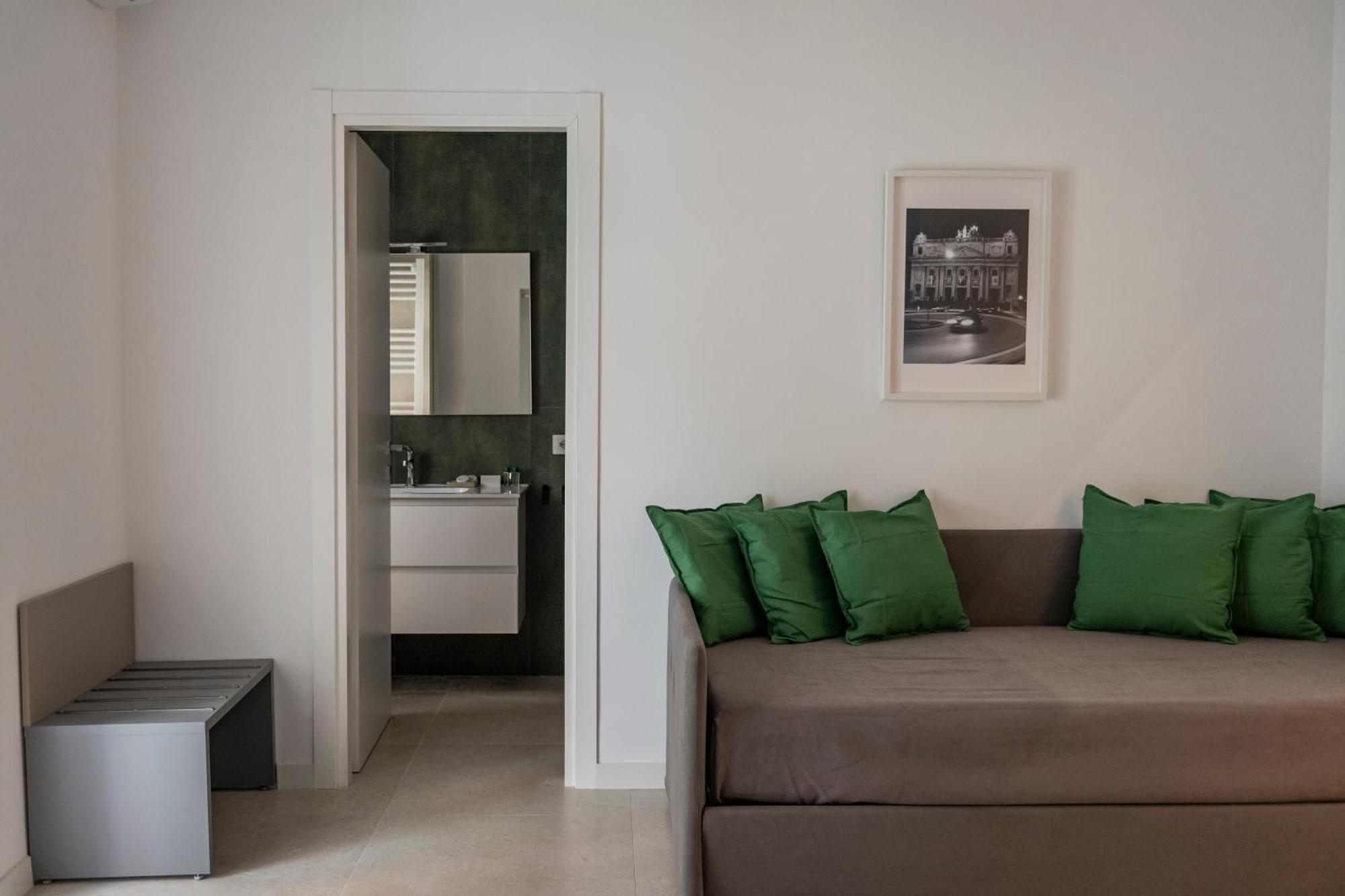 Palazzo Santa Maria Bed & Breakfast เนเปิลส์ ภายนอก รูปภาพ