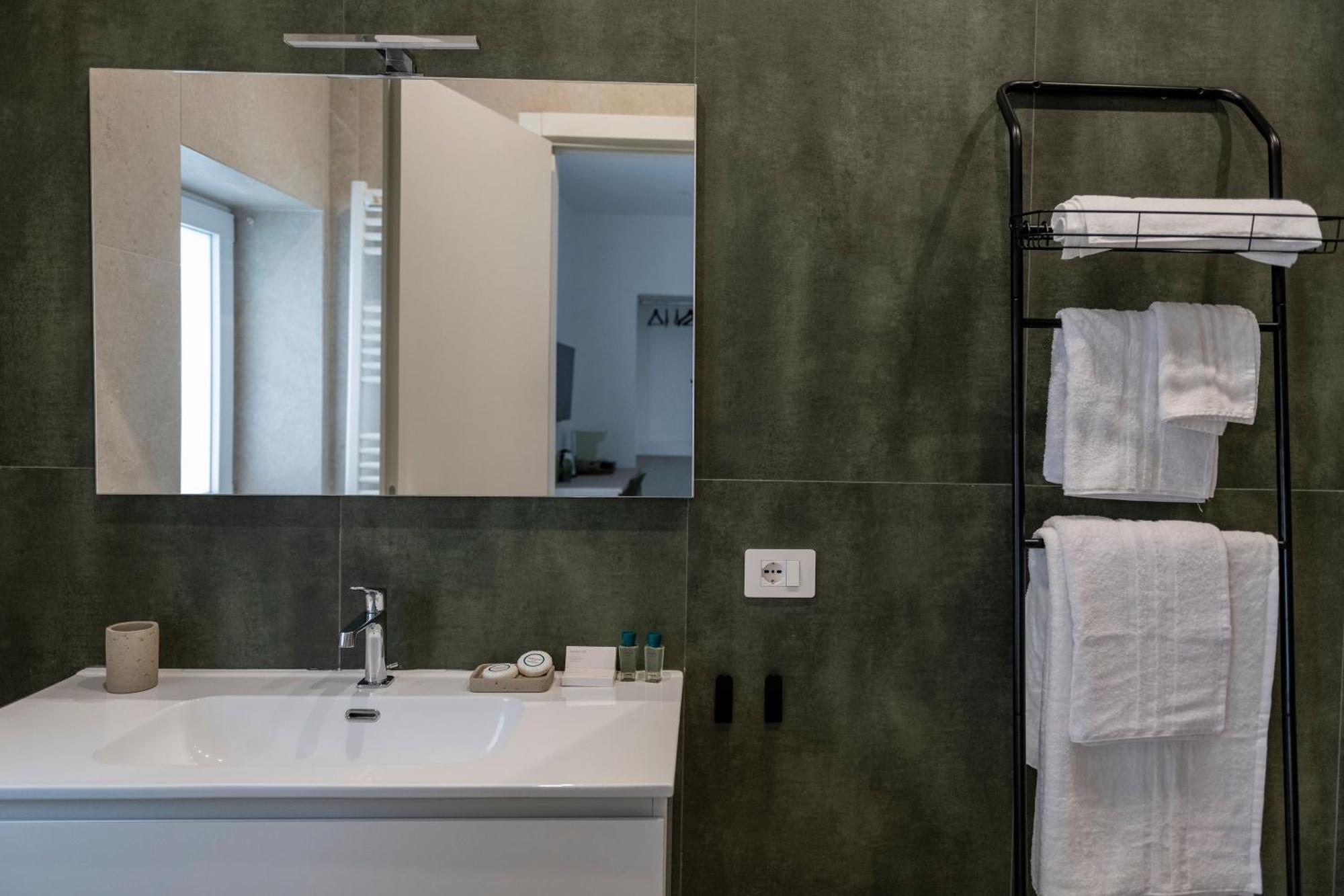 Palazzo Santa Maria Bed & Breakfast เนเปิลส์ ภายนอก รูปภาพ